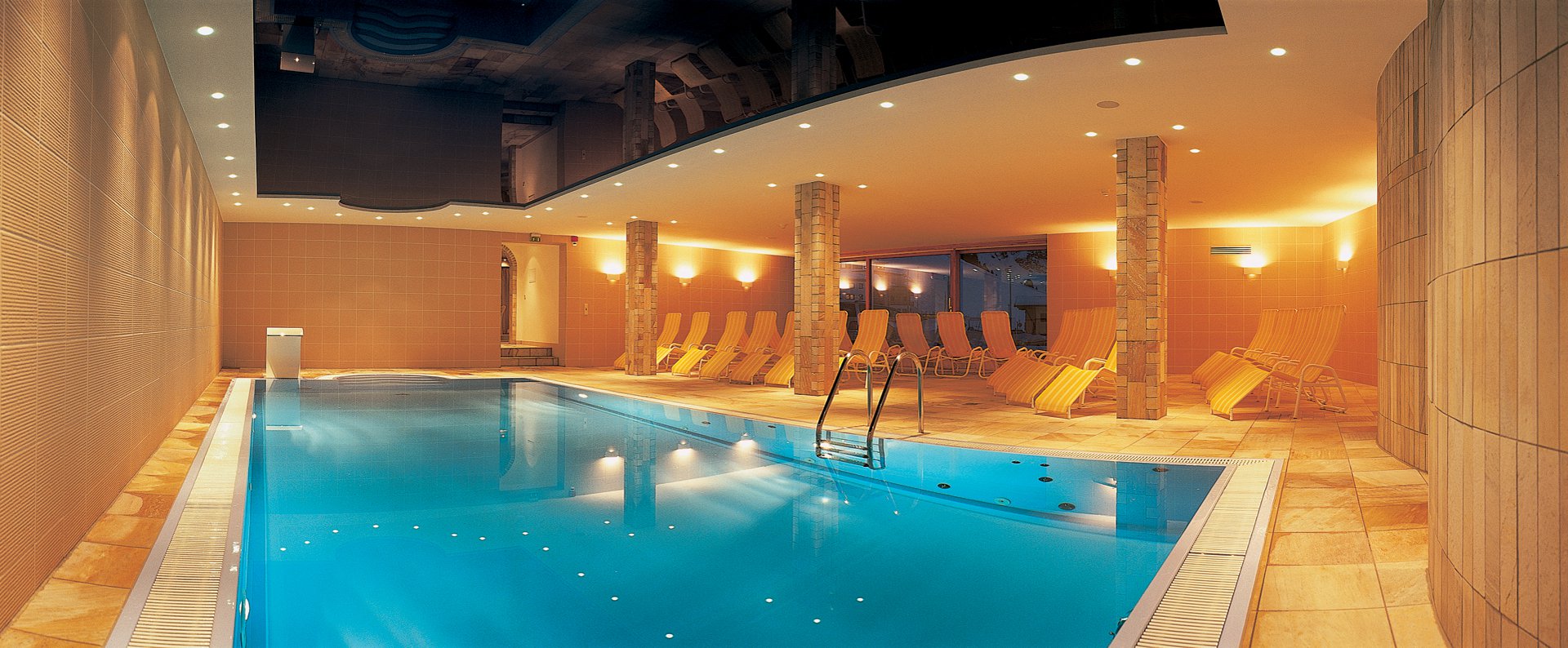 Flirten im hallenbad